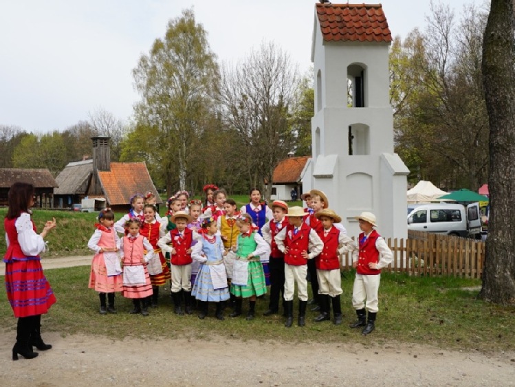 „Jawor – u źródeł kultury” - z miłości do polskiego folkloru